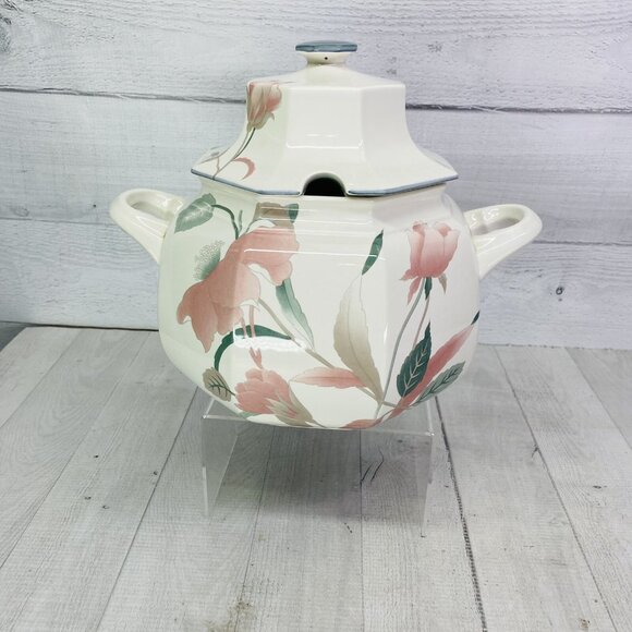 Mikasa CONTINENTAL SILK FLOWERS F3003 Octagonal  Lidded Handles 10"  Soup Tureen - Picture 3 of 12